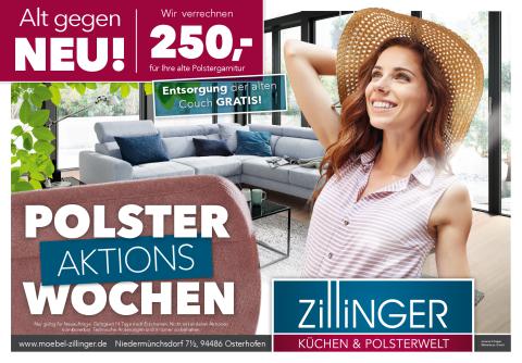 Werbeplakat von Zillinger Küchen & Polsterwelt: Frau steht lachend vor einem Wohnzimmer mit Couch. Text: „Polster Aktionswochen“, 250 € Tauschprämie und Gratis-Entsorgung alter Möbel.
