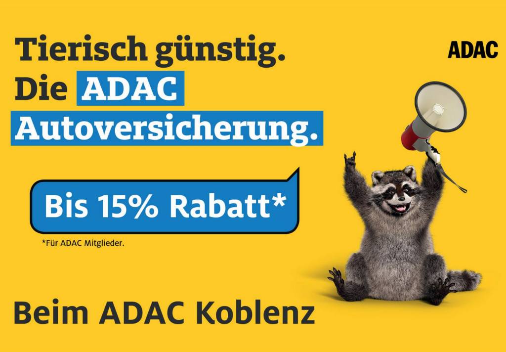 Plakatmotiv der ADAC Autoversicherung in Koblenz. Ein Waschbär hält ein Megafon, beworben wird ein Rabatt von bis zu 15 % für Mitglieder.